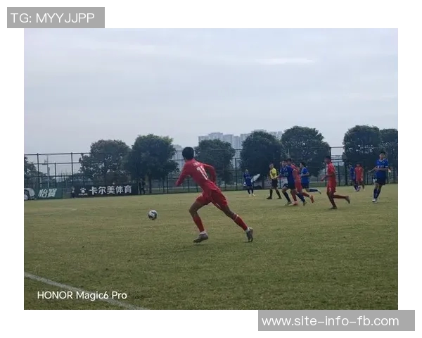 上海海港U15队大胜海门珂缔缘U15队七球狂胜展现青少年足球实力