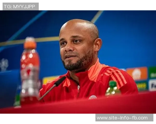 孔帕尼称赞卡尔训练刻苦队友调侃展现团队氛围